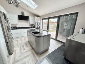 Kitchen- click for photo gallery